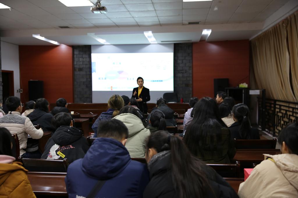 礼仪塑形象 文化润人心——文化教育场馆管理中心开展讲解员礼仪培训活动